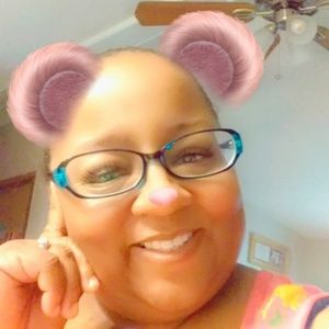 Meet your Posher, Kenyatta